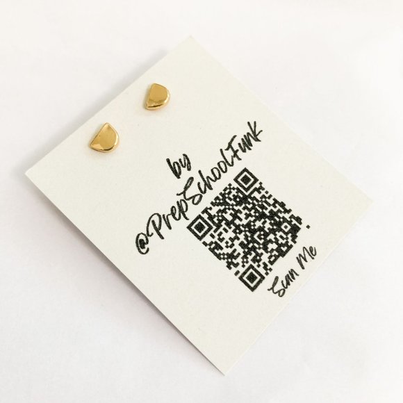 Mini gold half circle stud earrings - Picture 2 of 3